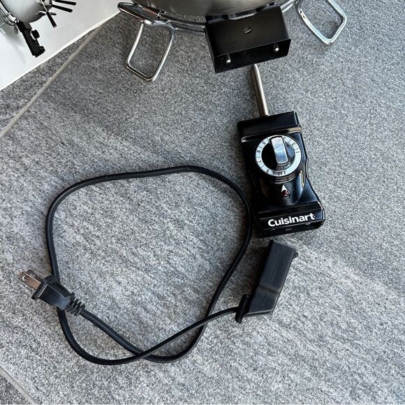 Cuisinart CFO-3SS 1000W Electric Plug-in Fondue Set Stainless Steel Non Stick - Picture 4 of 7